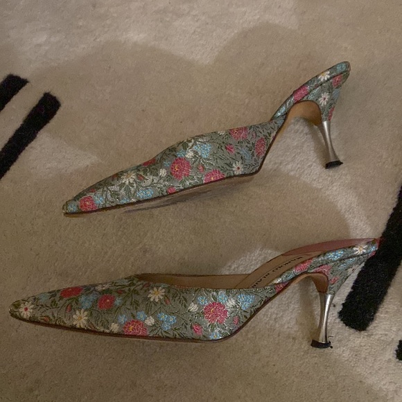 Floral print manolos with silver heel - Picture 3 of 4